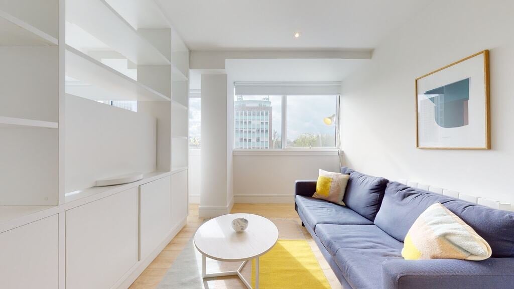 Flat Humphry Repton Lane in Greater London