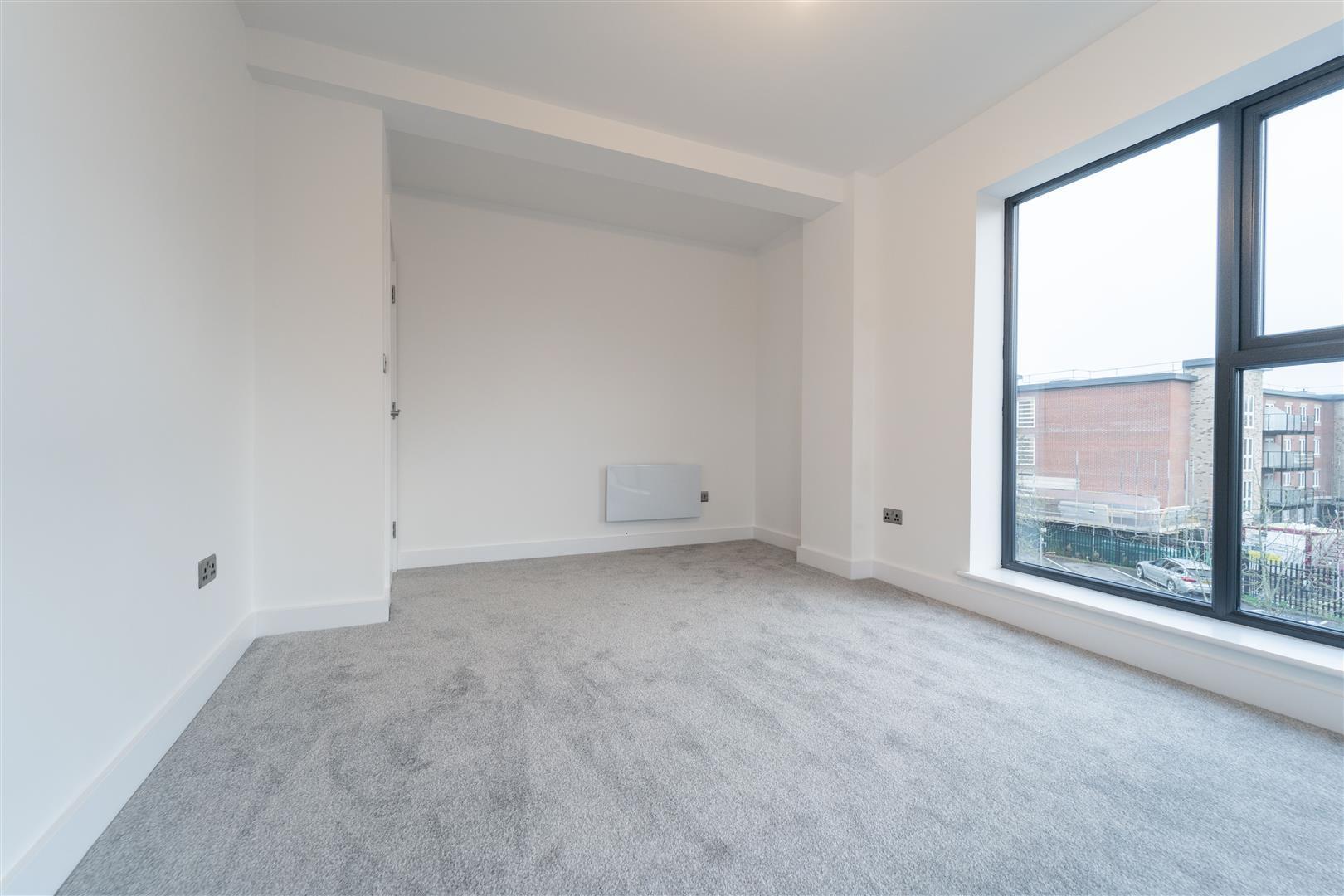 Flat Stratford Road in Shirley