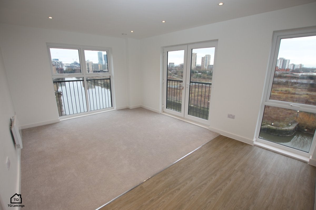 Flat Ordsall Lane in Salford