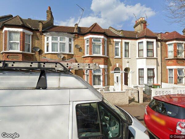 House Heigham Road in Greater London