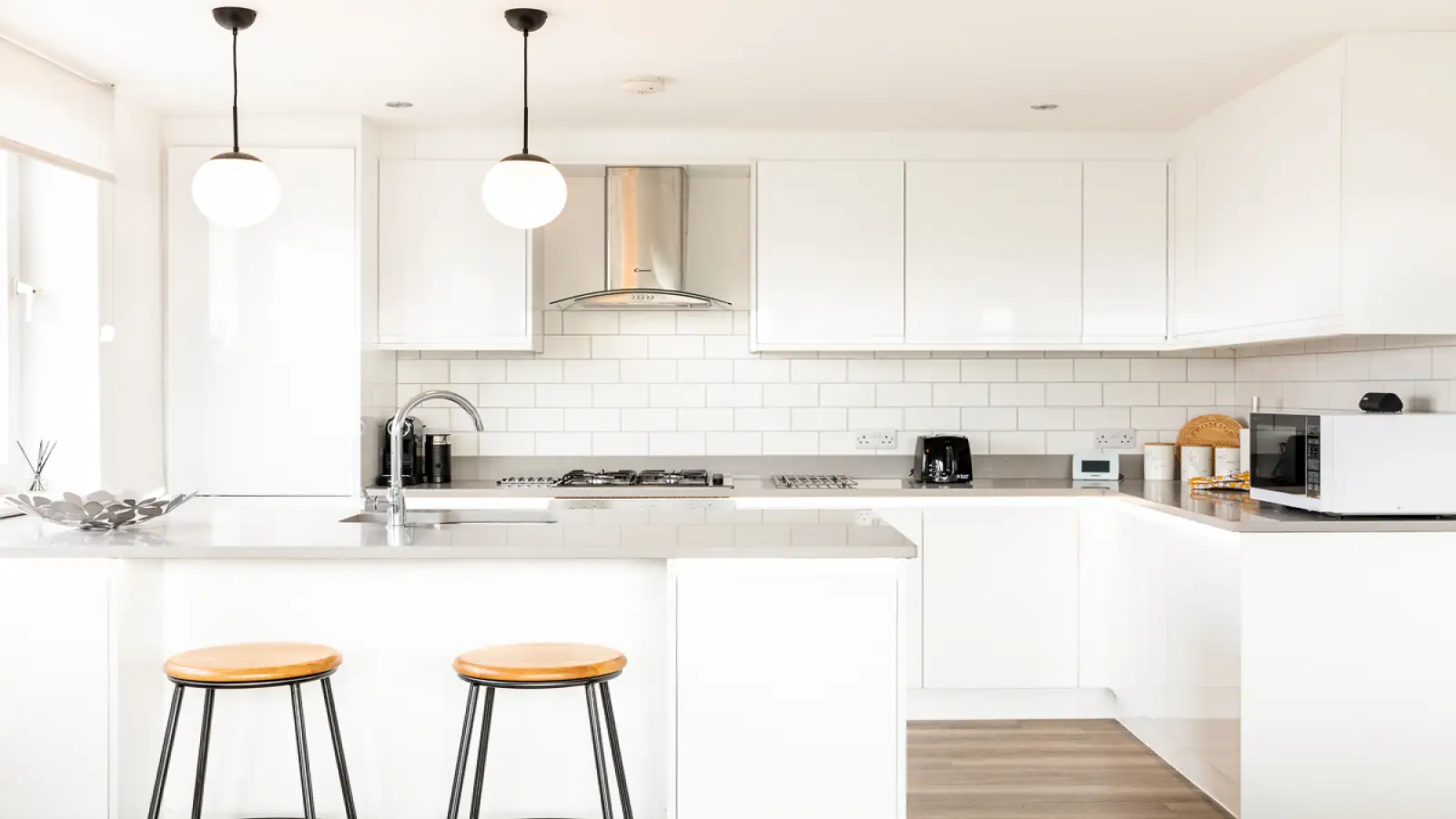 Flat Long Lane in Greater London