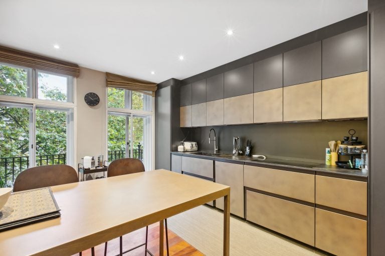 Flat Thurloe Place in Greater London