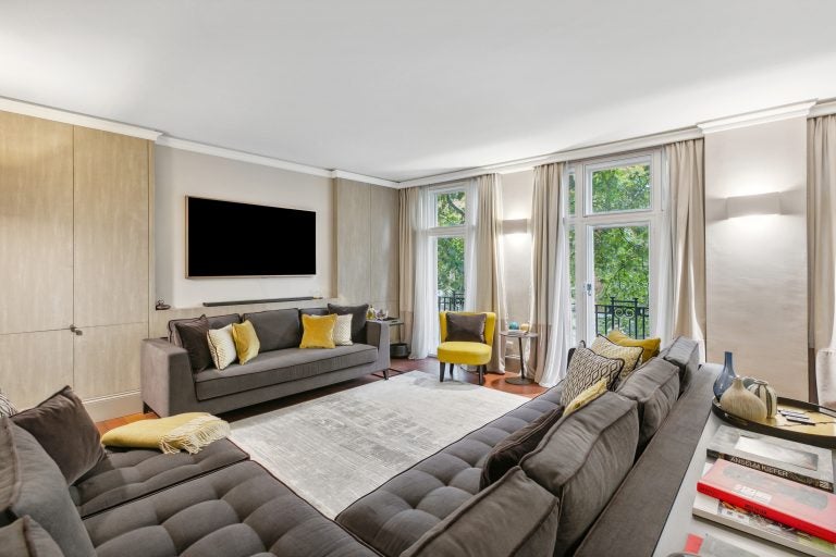 Flat Thurloe Place in Greater London