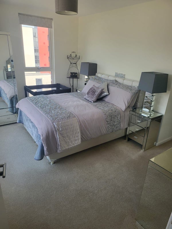Room Stanley Road in Greater London
