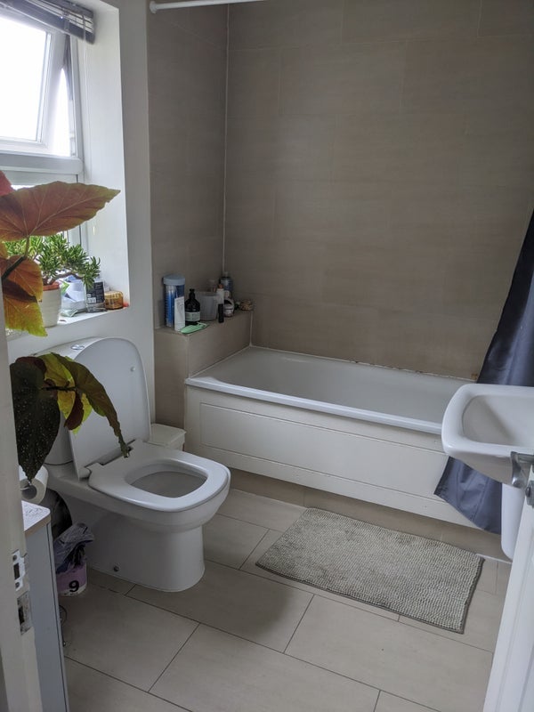 Room Trinity Road in Greater London