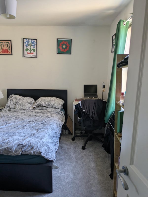 Room Trinity Road in Greater London