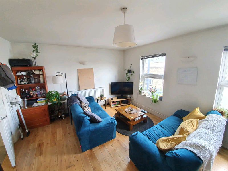 Room Trinity Road in Greater London