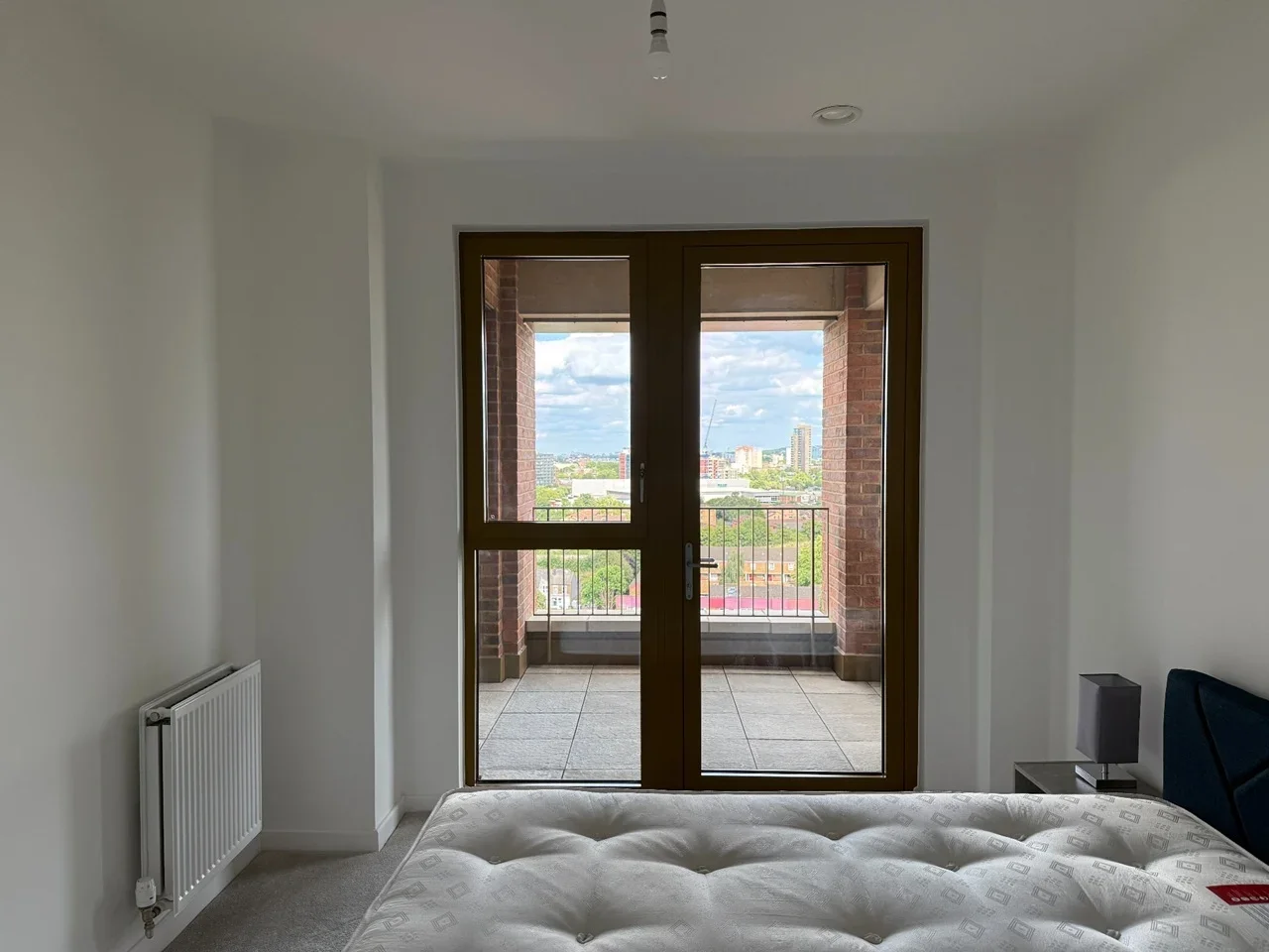 Flat Ilderton Road in Greater London