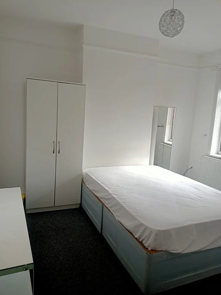 Room Babington Road in Greater London