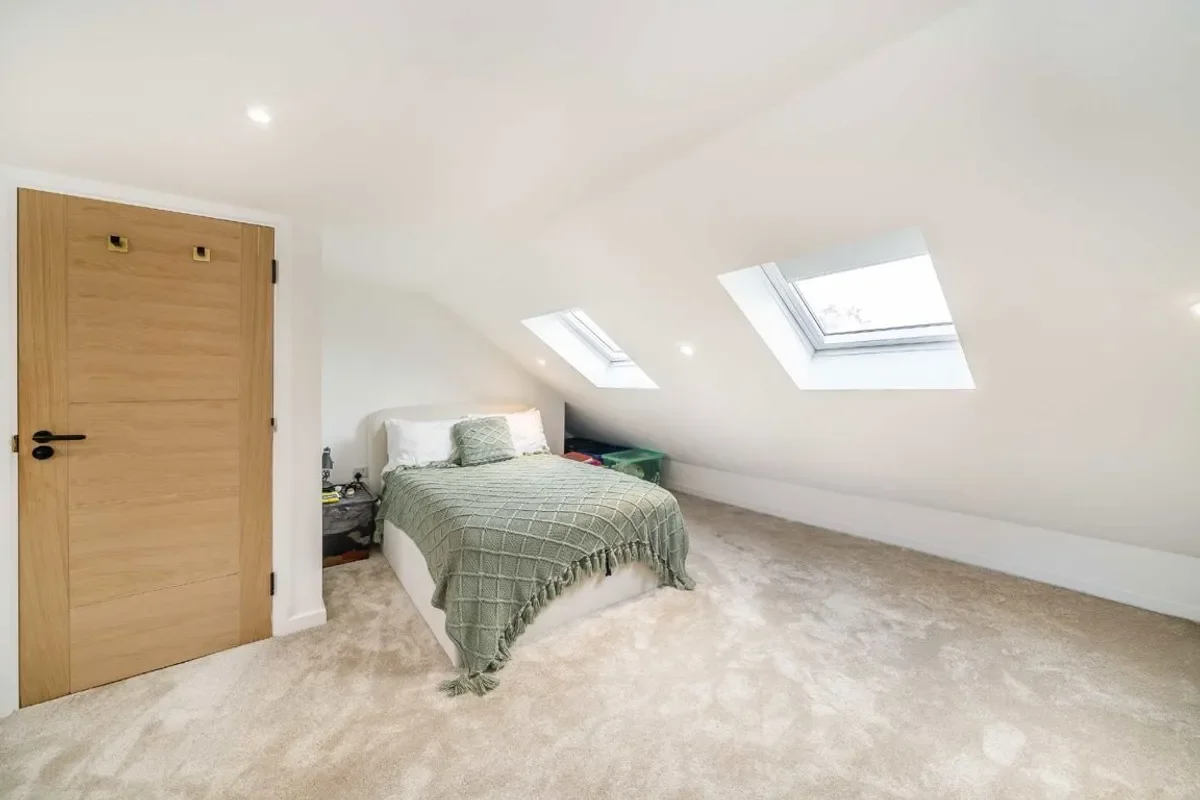 House Fieldend Road in Greater London