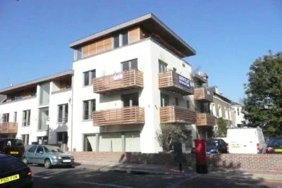 Flat Lavenham Road in Greater London