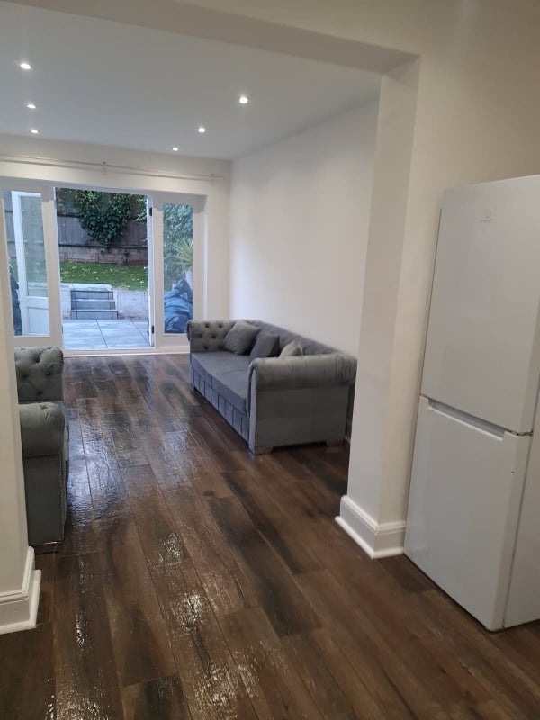 Flat Selsdon Road in Greater London
