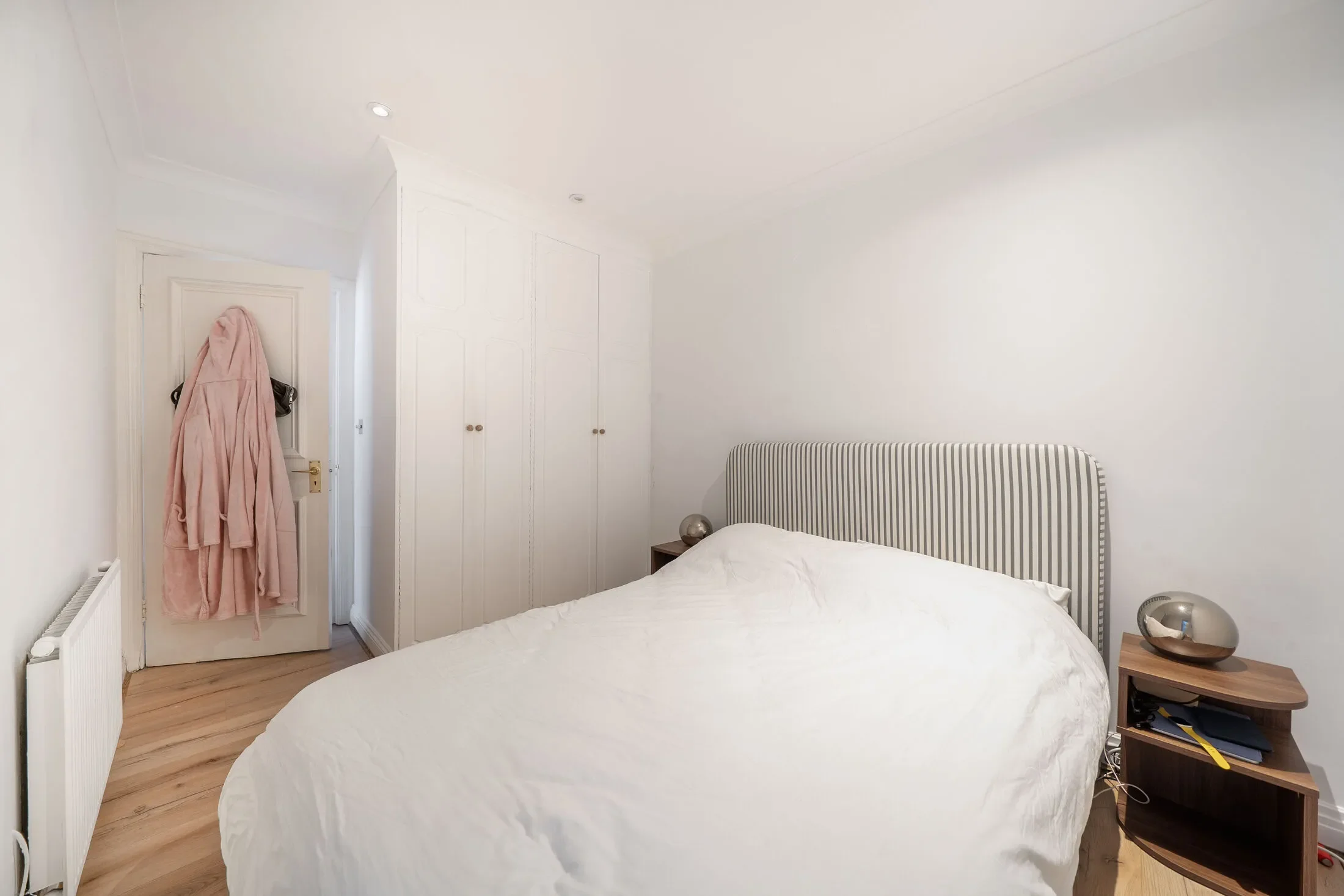 Flat Harrington Gardens in Greater London