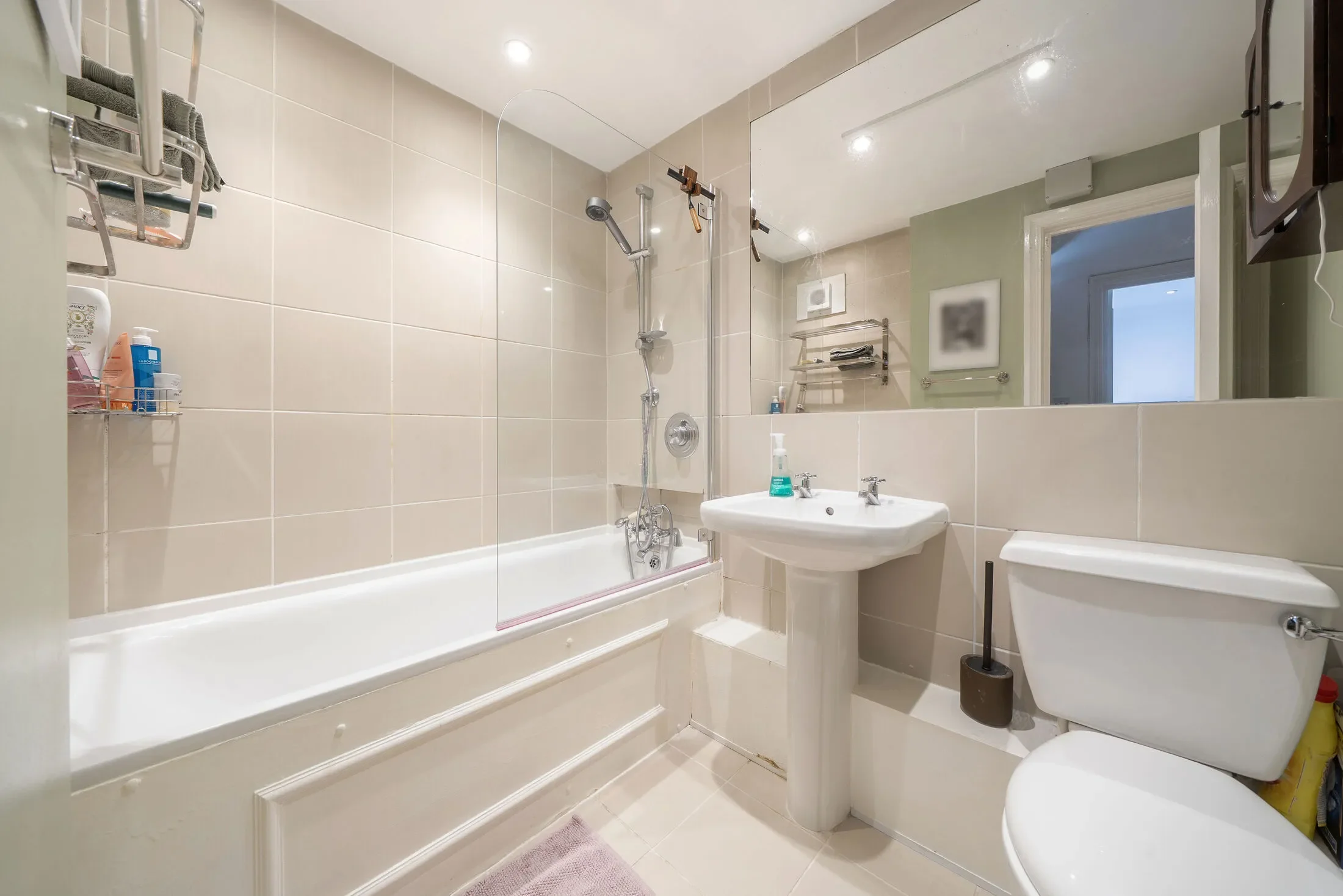 Flat Harrington Gardens in Greater London