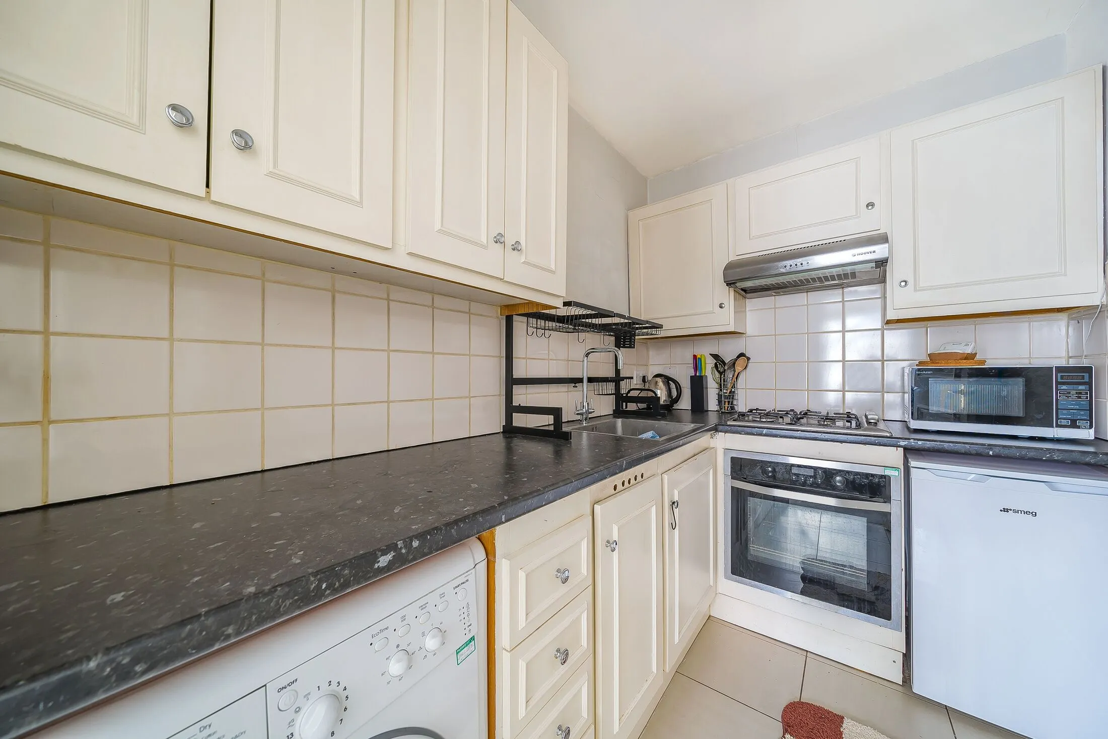 Flat Harrington Gardens in Greater London