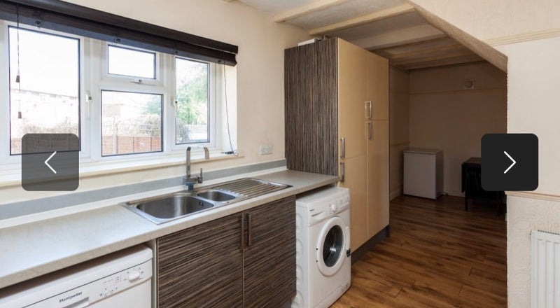 Room Sharpley Road in Charnwood
