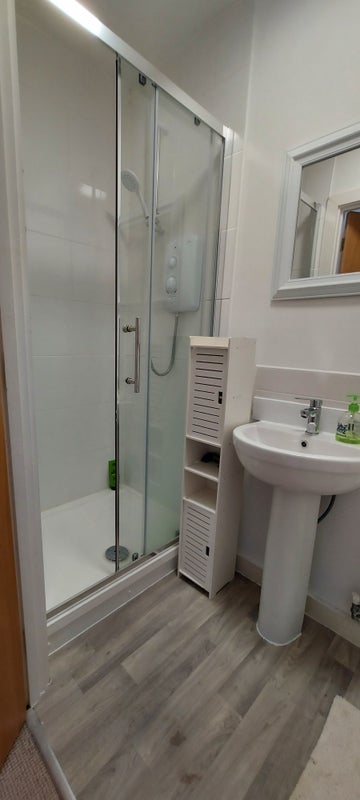 Room Robert Hall Street in Salford