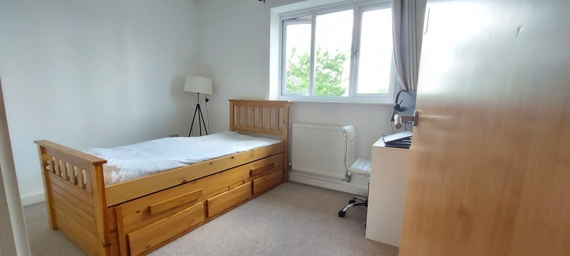 Room Robert Hall Street in Salford
