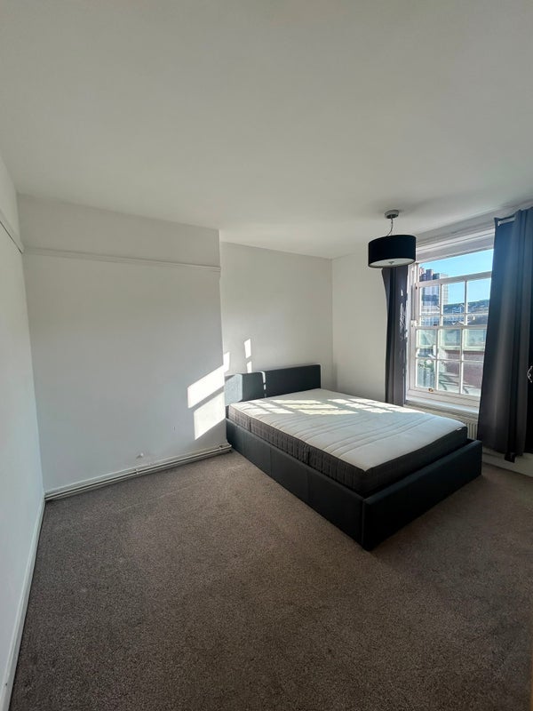 Flat Duchy Street in Greater London