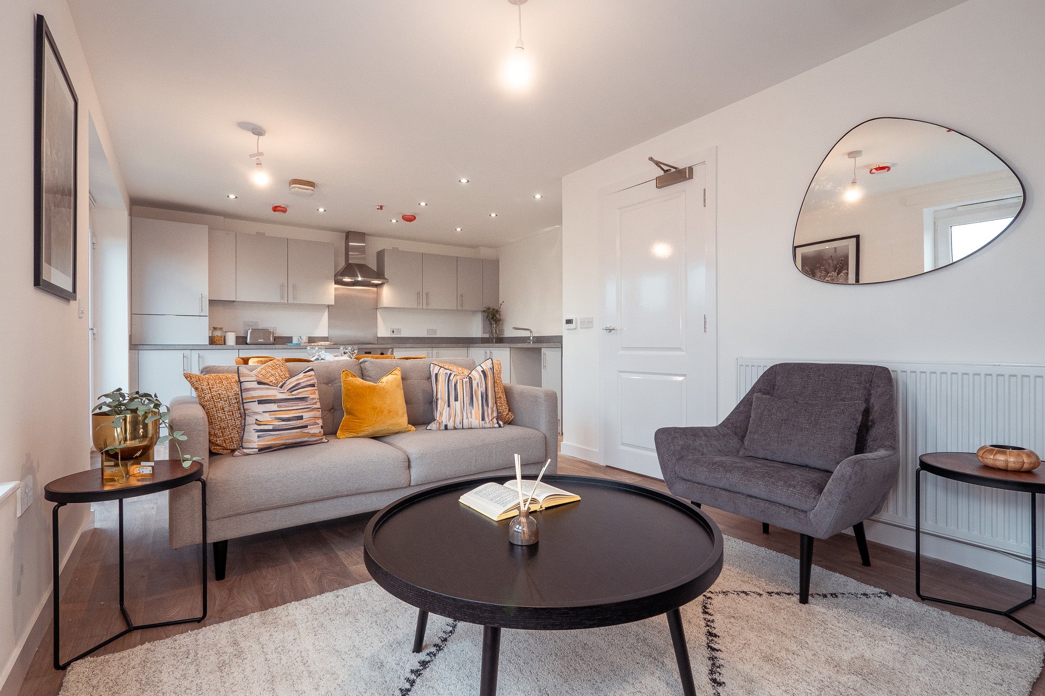 Flat Inchcolm Terrace in Edinburgh