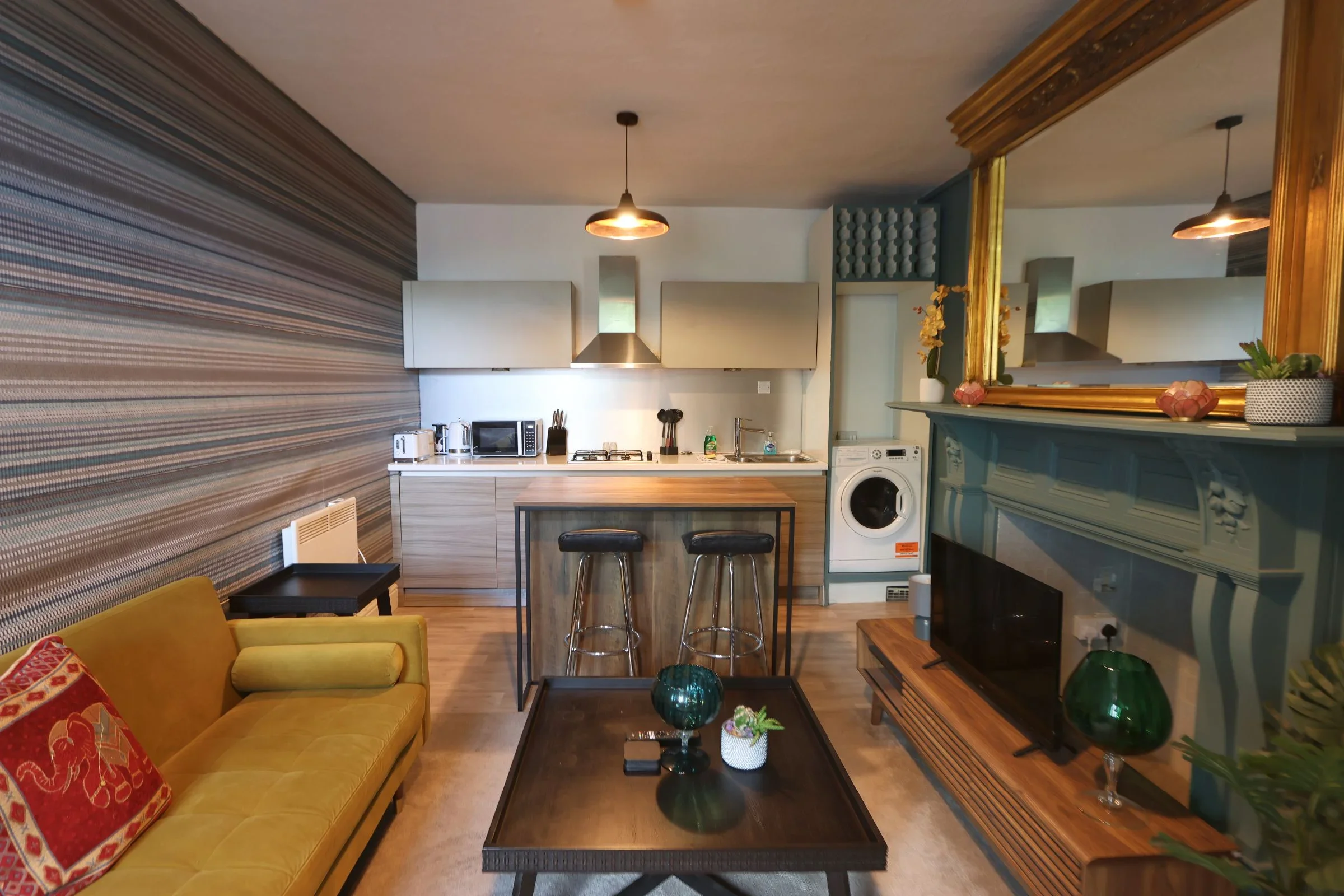 Flat Mortimer Road in Bristol