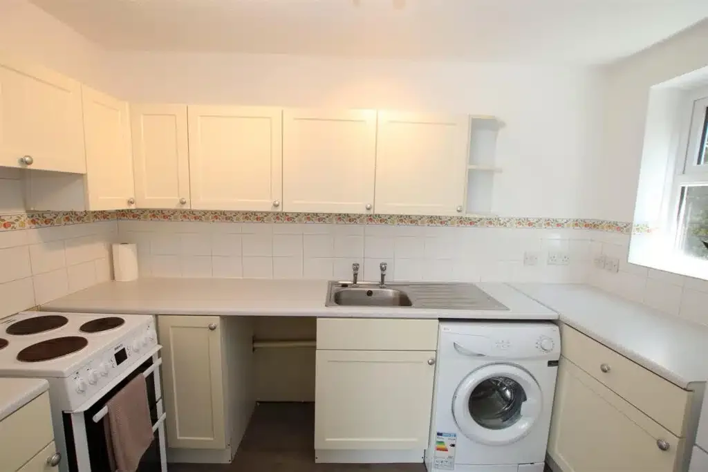 Flat Osbourne Road in Dartford