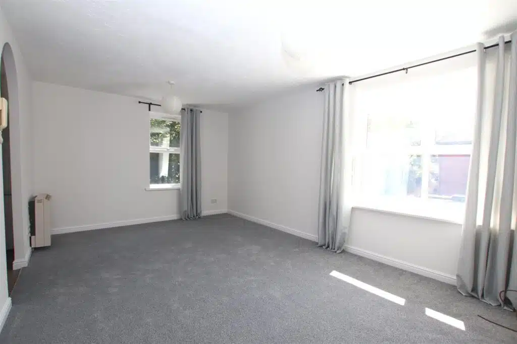 Flat Osbourne Road in Dartford
