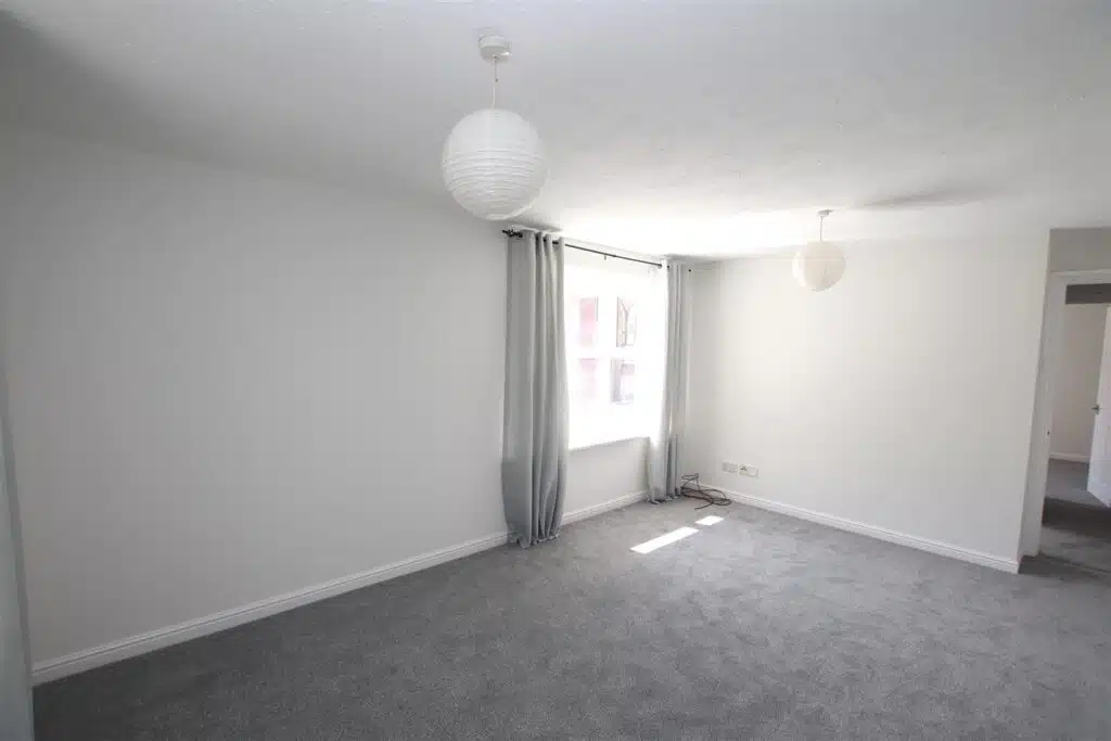 Flat Osbourne Road in Dartford