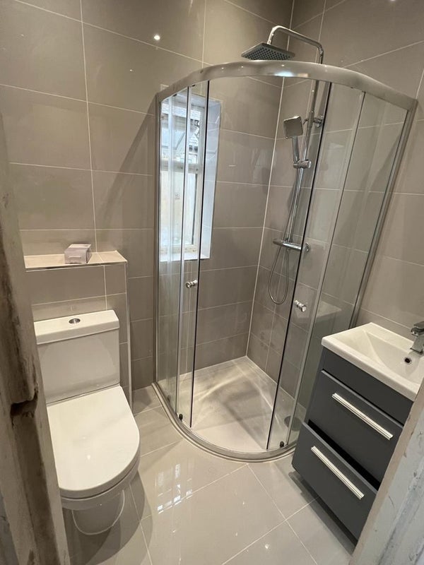 Room Sandhurst Road in Greater London