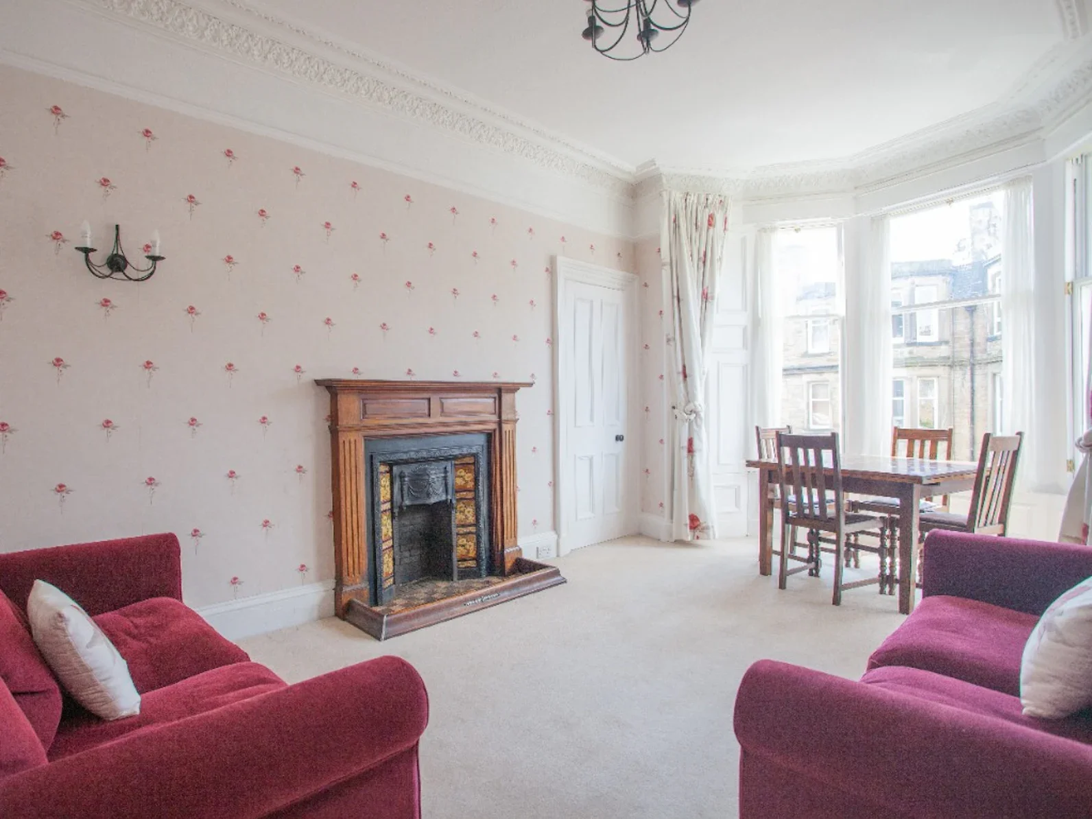 Flat Millar Crescent in City of Edinburgh