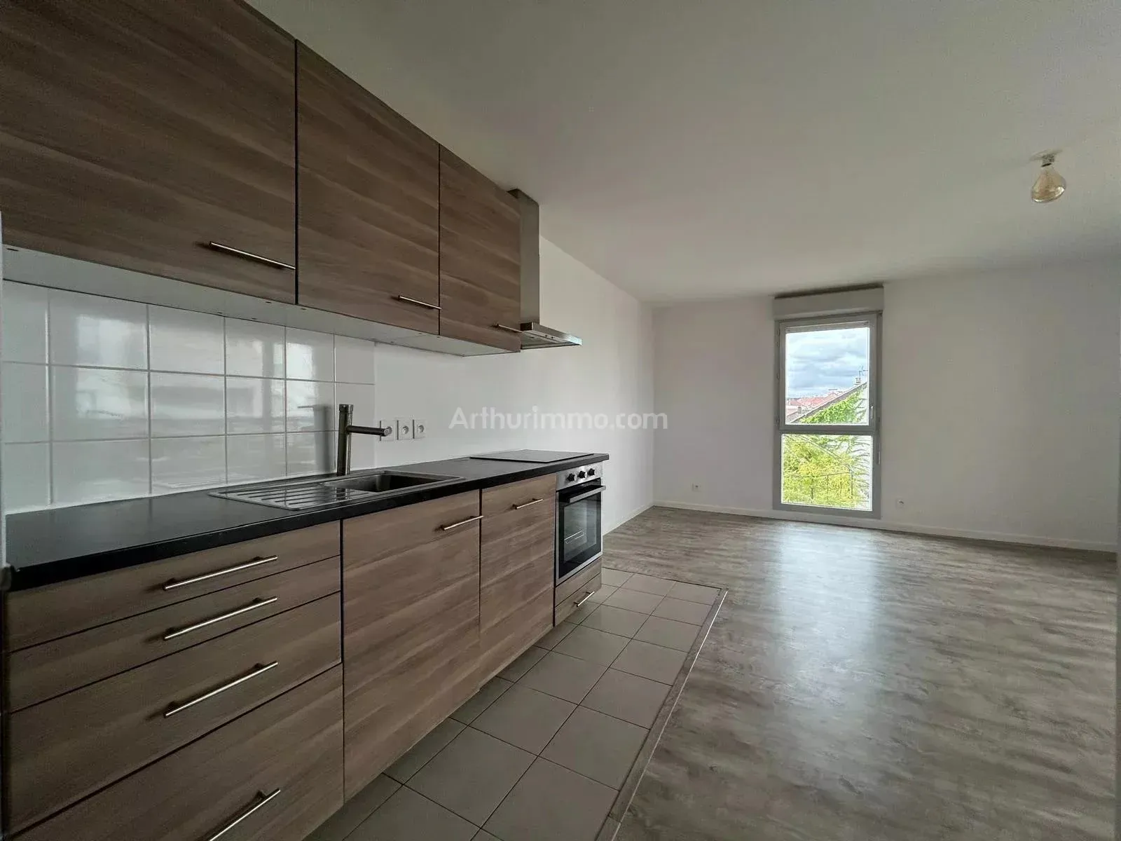 Appartement Avenue Paul Vaillant-Couturier à Paray-Vieille-Poste