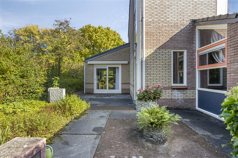 Twee-onder-één-kap te koop: Lindenlaan 21, Heerhugowaard