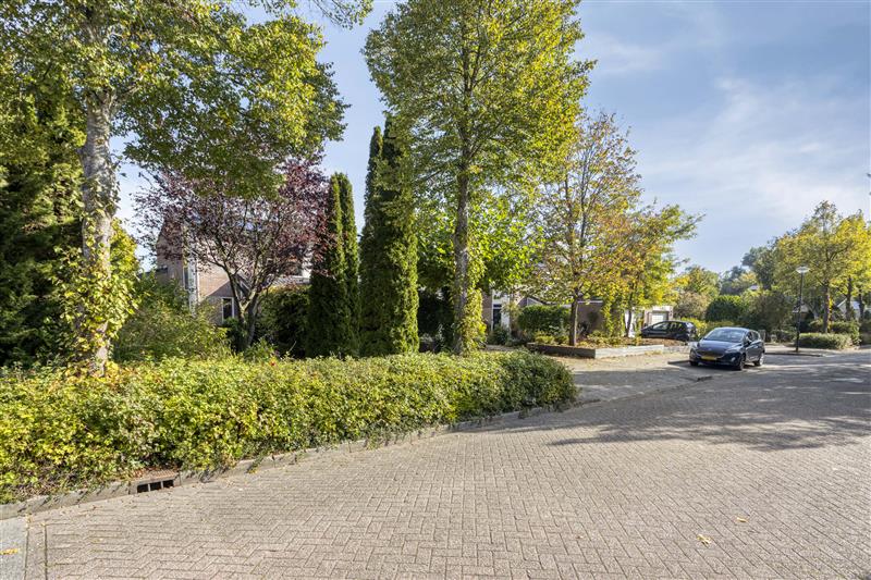 Twee-onder-één-kap te koop: Lindenlaan 21, Heerhugowaard