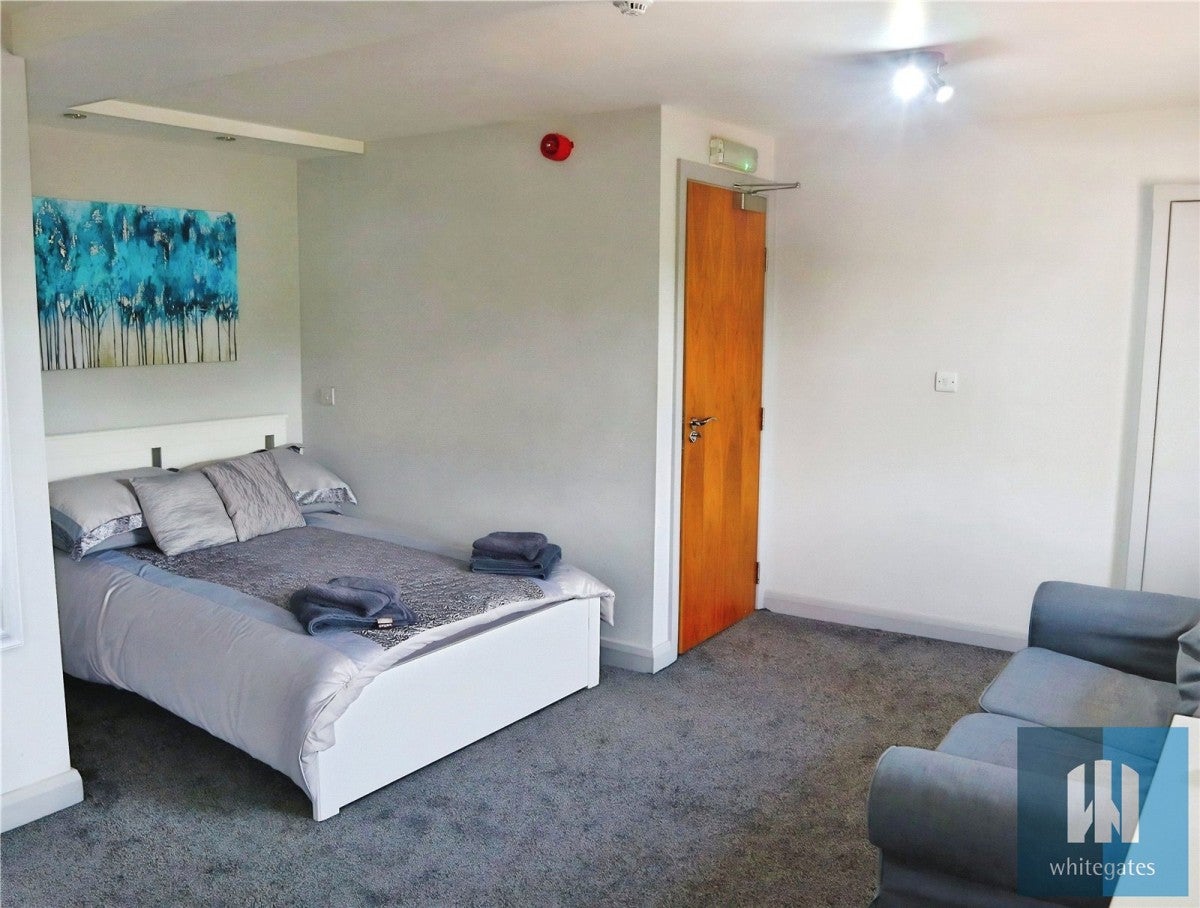 Flat Macaulay Street in Kirklees