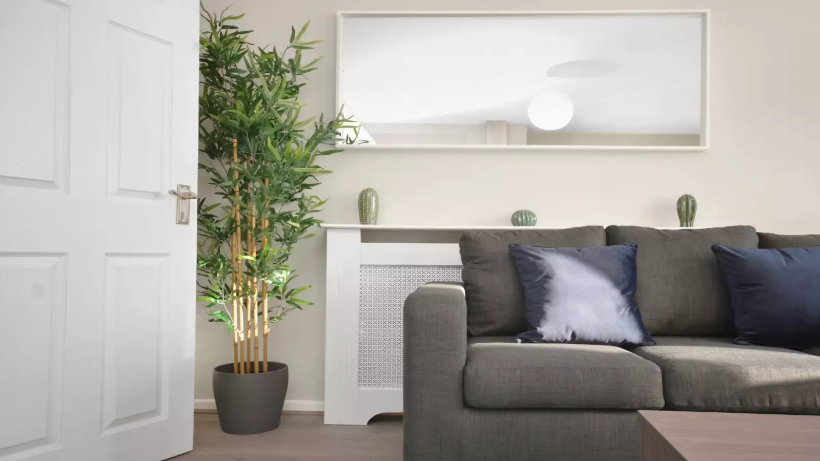 Room Byng Street in Greater London