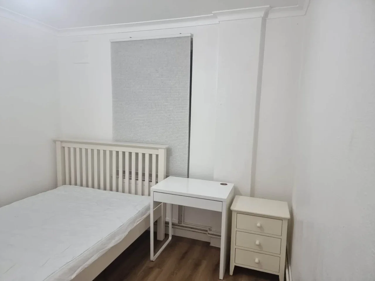 Room Islip Street in Greater London