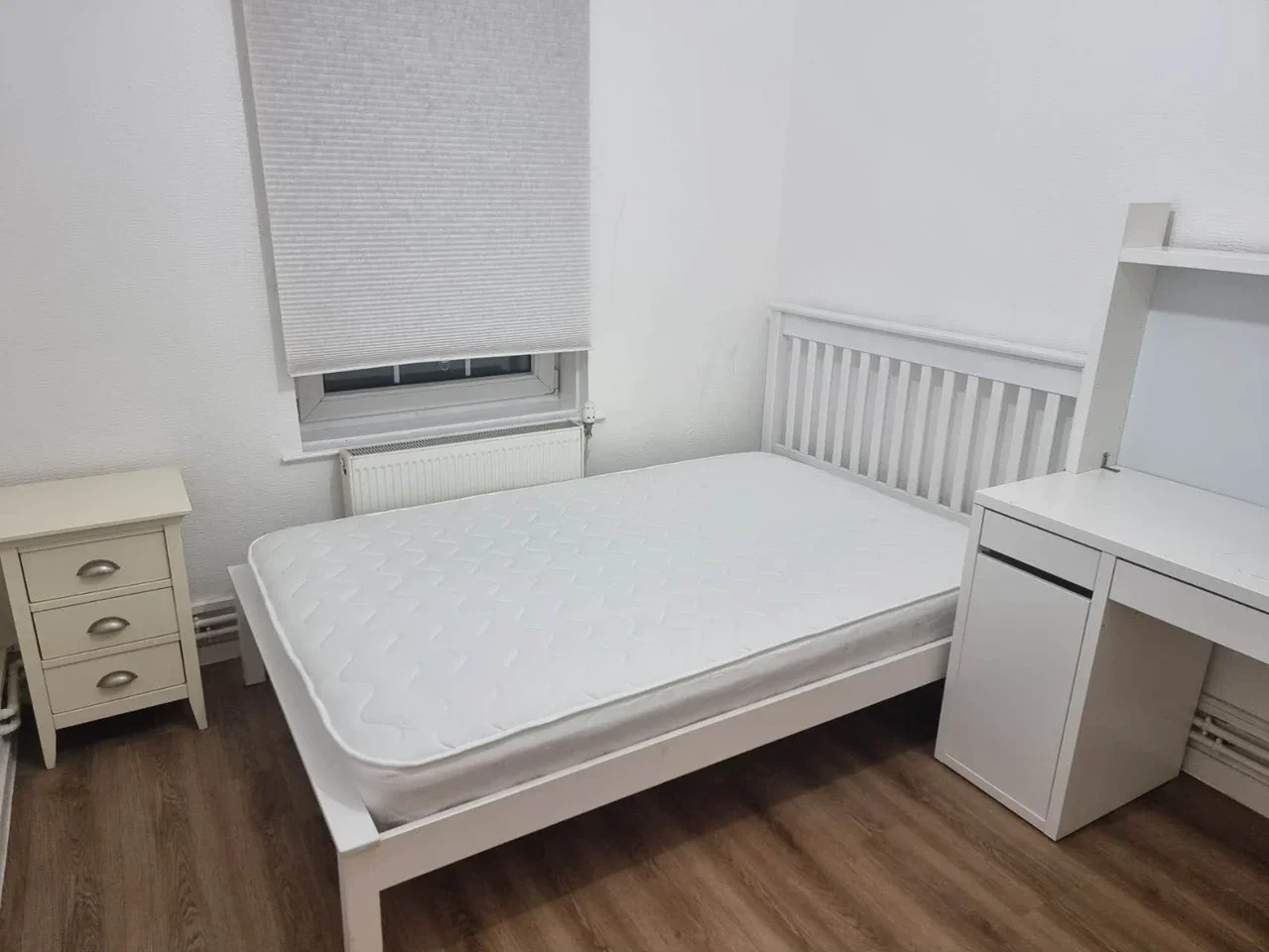 Room Islip Street in Greater London