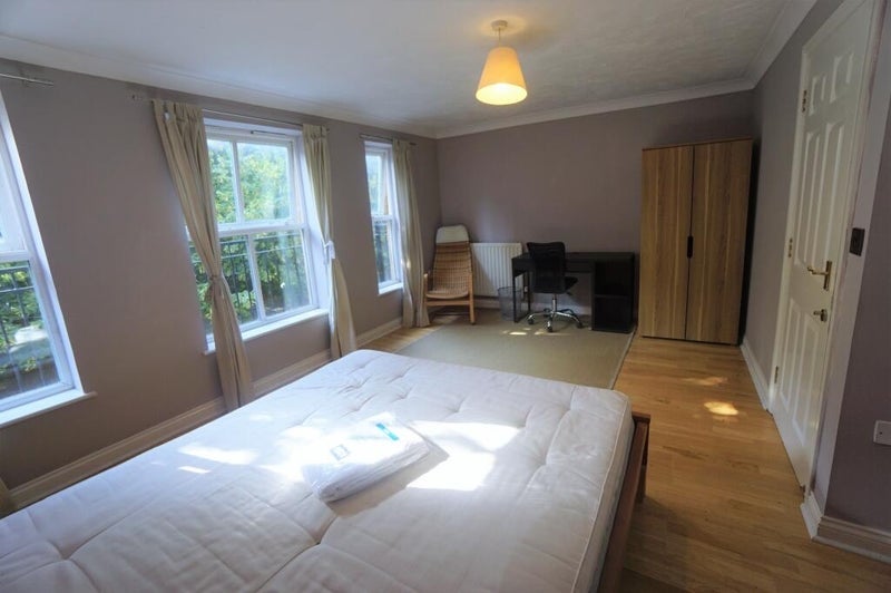 Room Parnell Road in Bristol