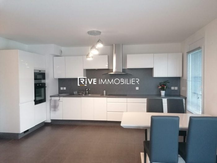 Flat Rue Des Genevrilles in Publier