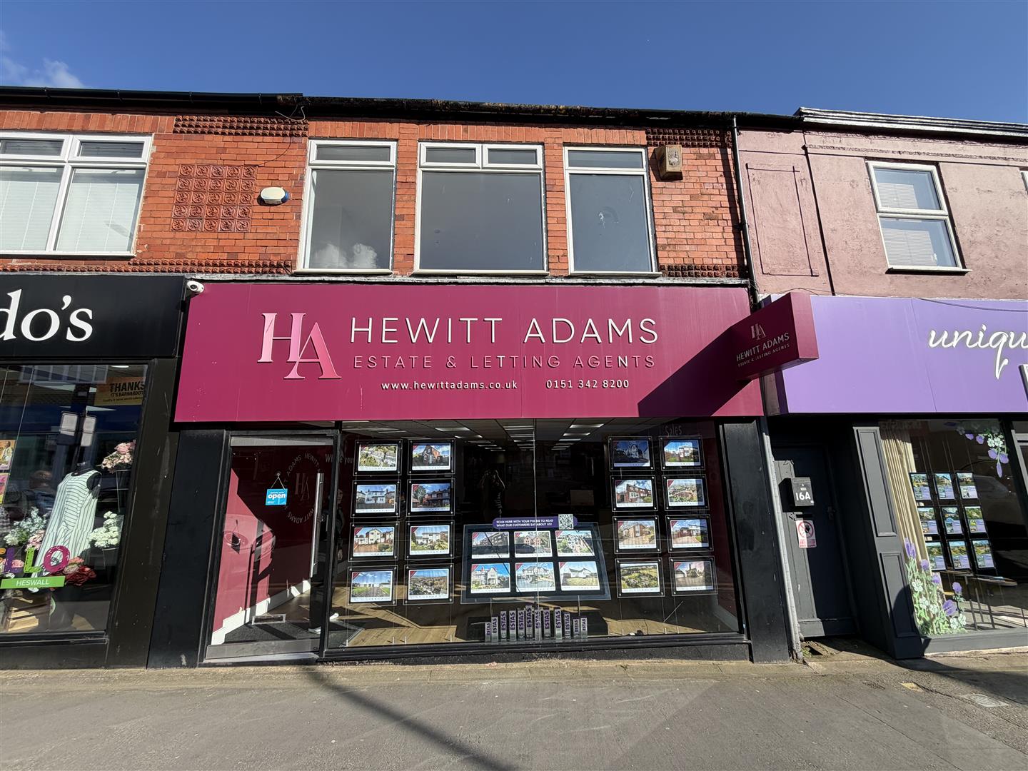 Flat School Hill in Heswall
