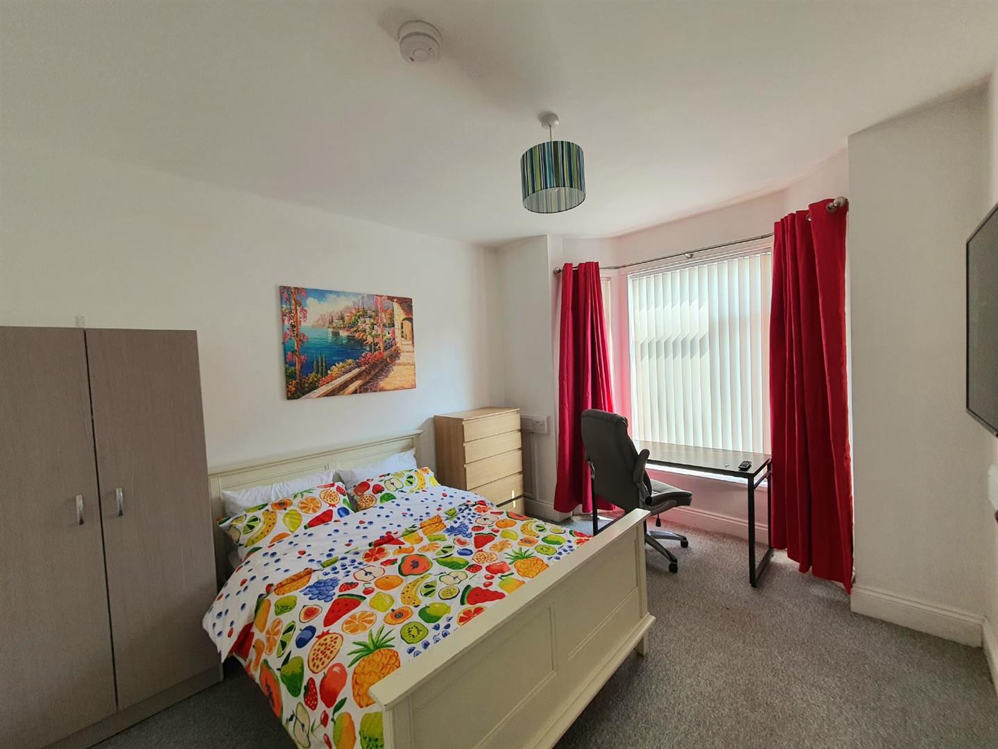 Room Walgrave Street in Hull