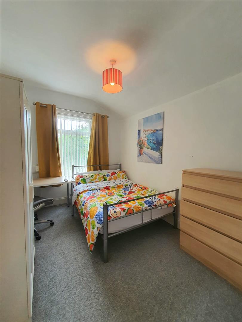 Room Walgrave Street in Hull