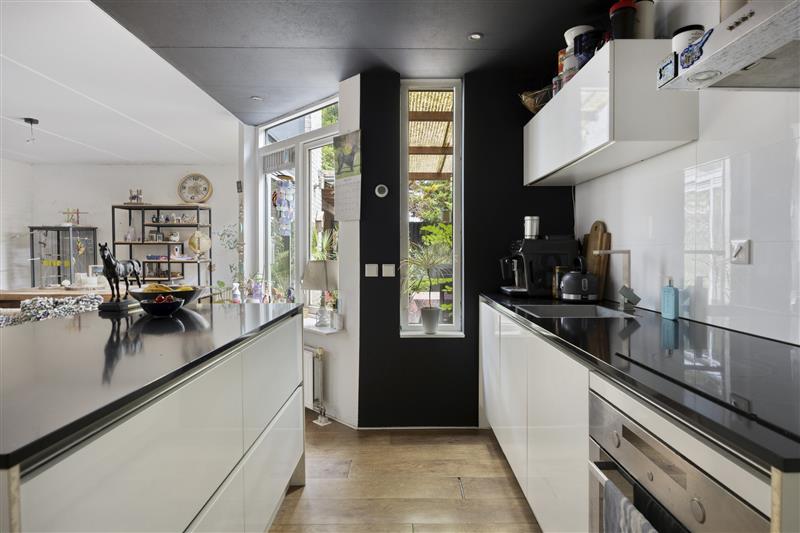 Tussenwoning te koop: Breedenborgstraat 3, Almere