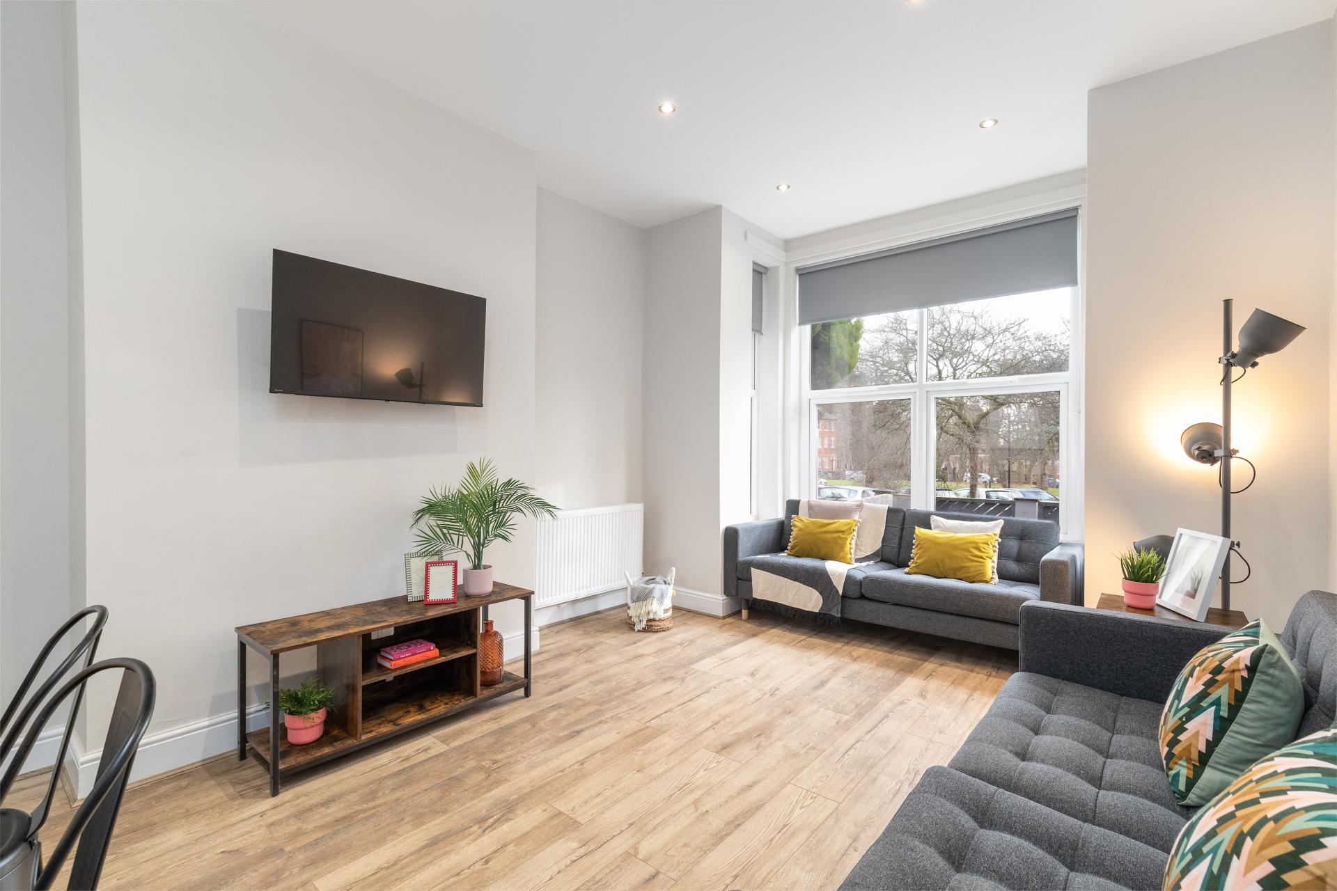 Room Blenheim Square in Leeds