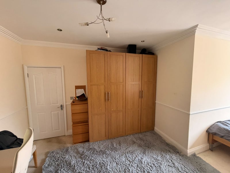 Flat Cresswell Park in Greater London