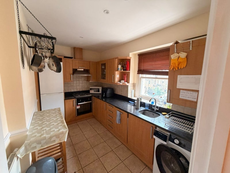 Flat Cresswell Park in Greater London