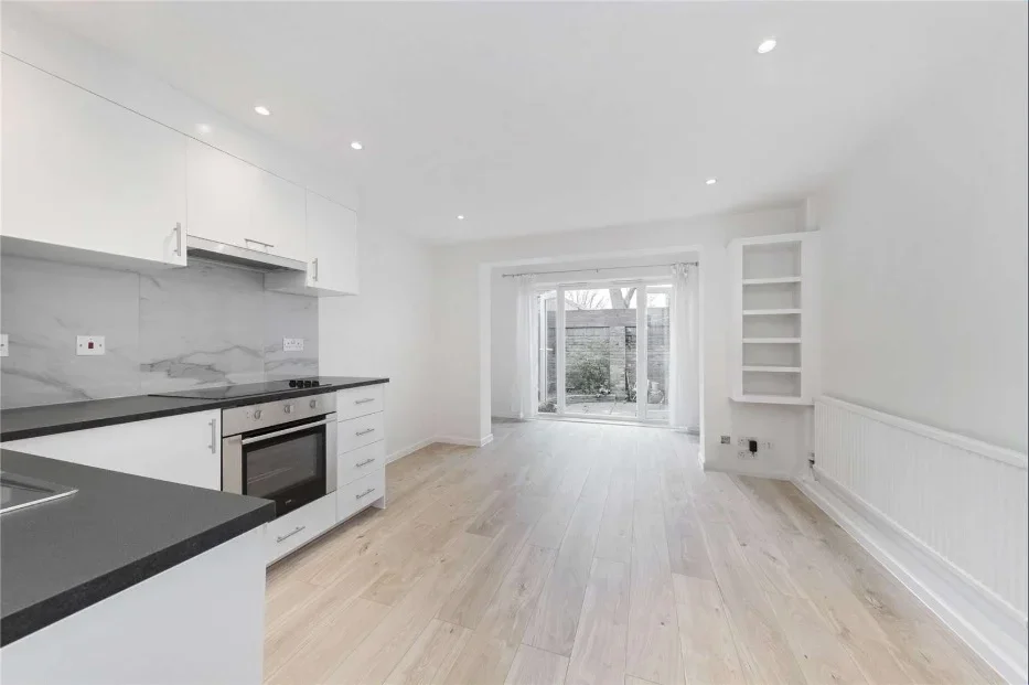 House Millshott Close in Greater London