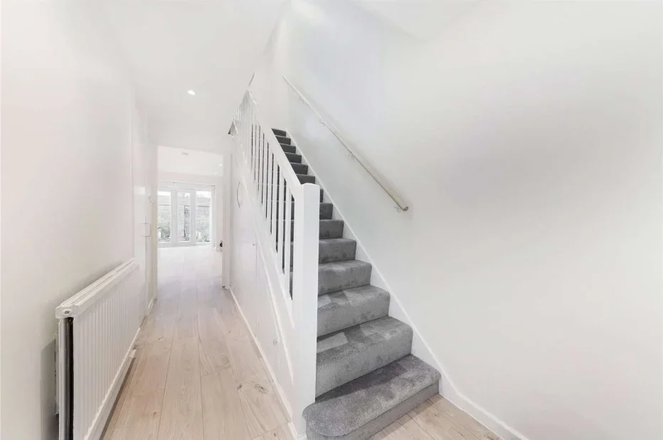 House Millshott Close in Greater London