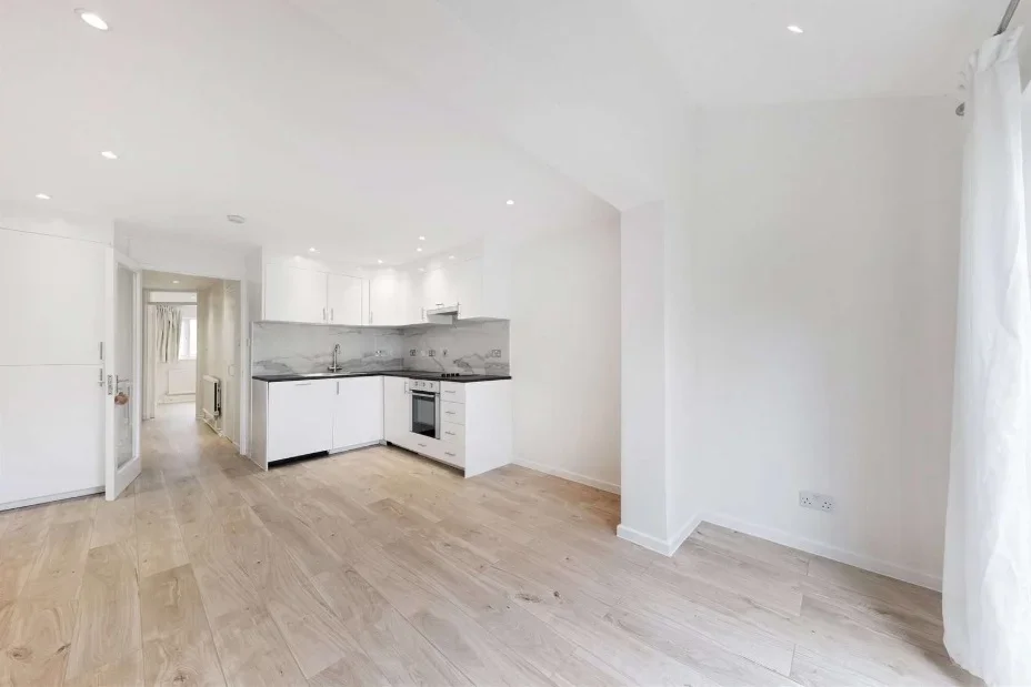 House Millshott Close in Greater London