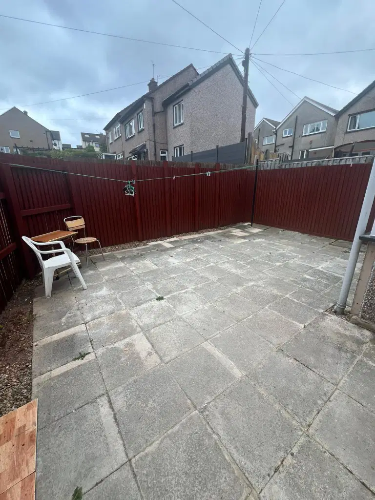 House Redhall Crescent in City of Edinburgh